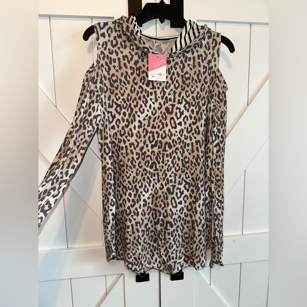 Hooded shirt